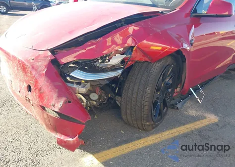 2020 Tesla Model Y Long Range Dual Motor All-Wheel Drive z USA, uszkodzony, nr VIN 5YJYGDEE7LF022478